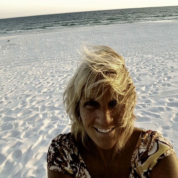 Meet your Posher, Lana - Picture 1 of 1